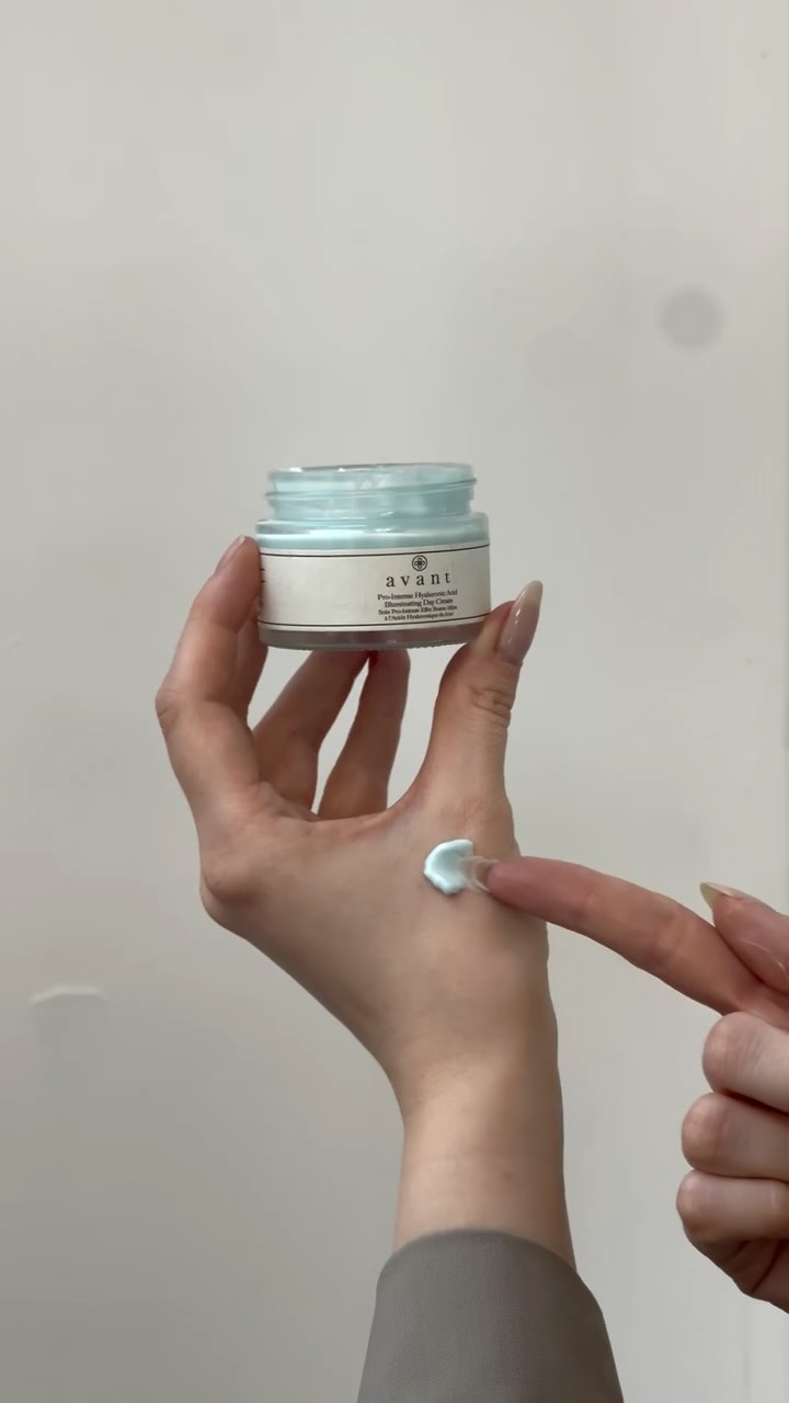 Avant Skincare | Pro-Intense Hyaluronic Acid Illuminating
